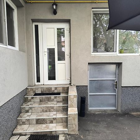Carla'S Place Ap 2 Oradea Bagian luar foto