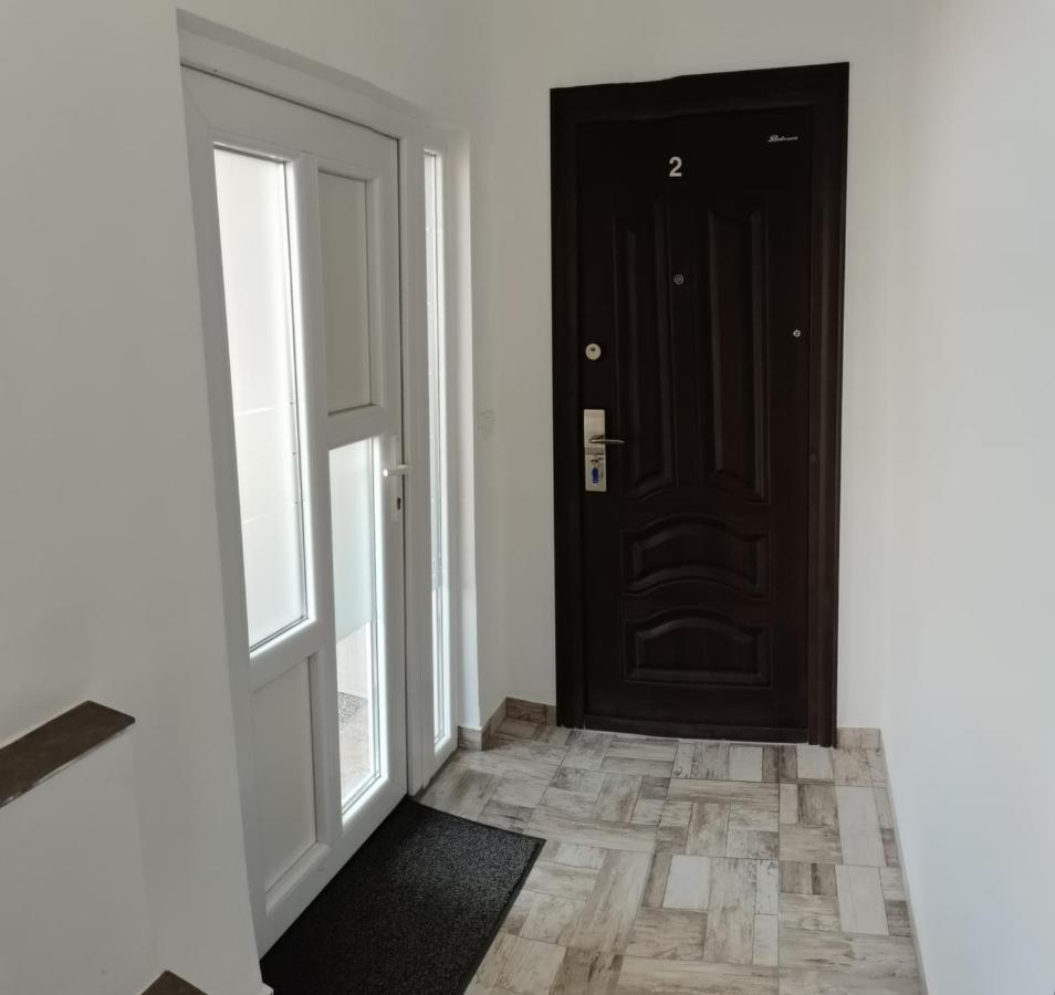 Carla'S Place Ap 2 Oradea Bagian luar foto
